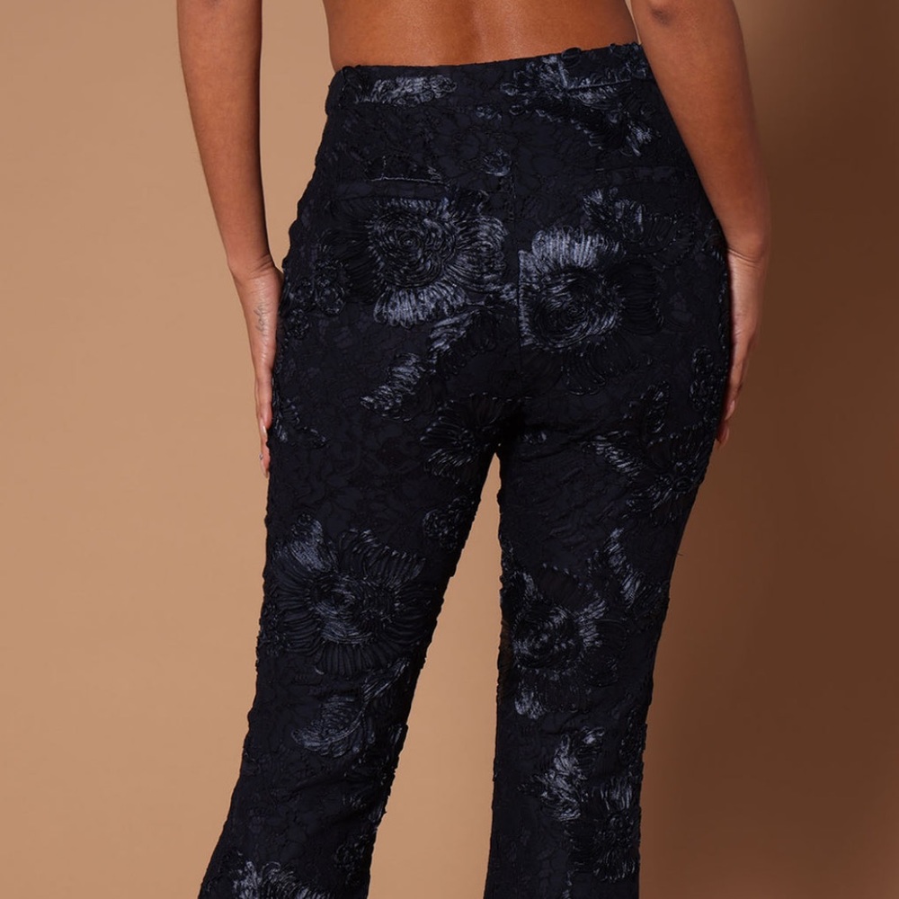 FashionNova Luxe Collection feather blazer & pants set - Picture 6 of 10